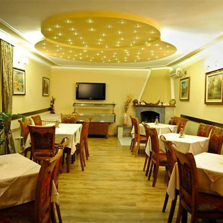 Hotel Evropa Podgorica Bagian luar foto