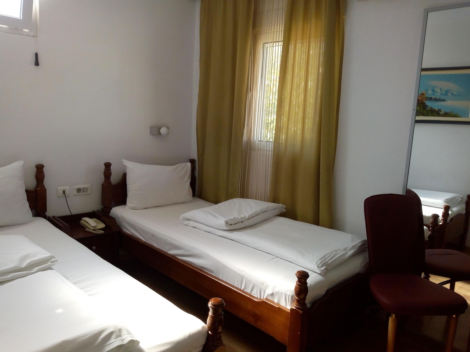 Hotel Evropa Podgorica Bagian luar foto