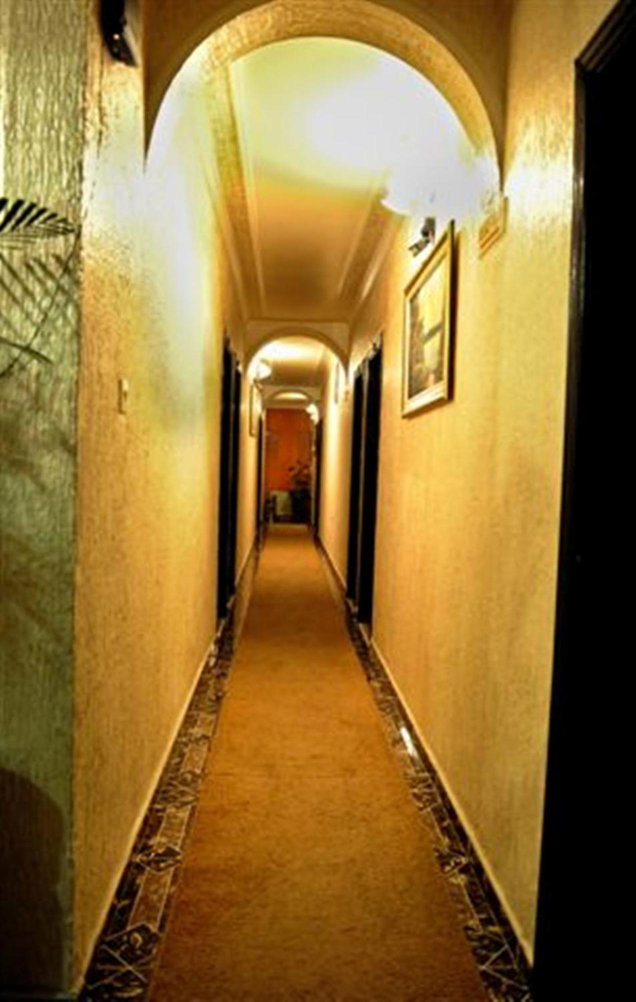 Hotel Evropa Podgorica Bagian luar foto