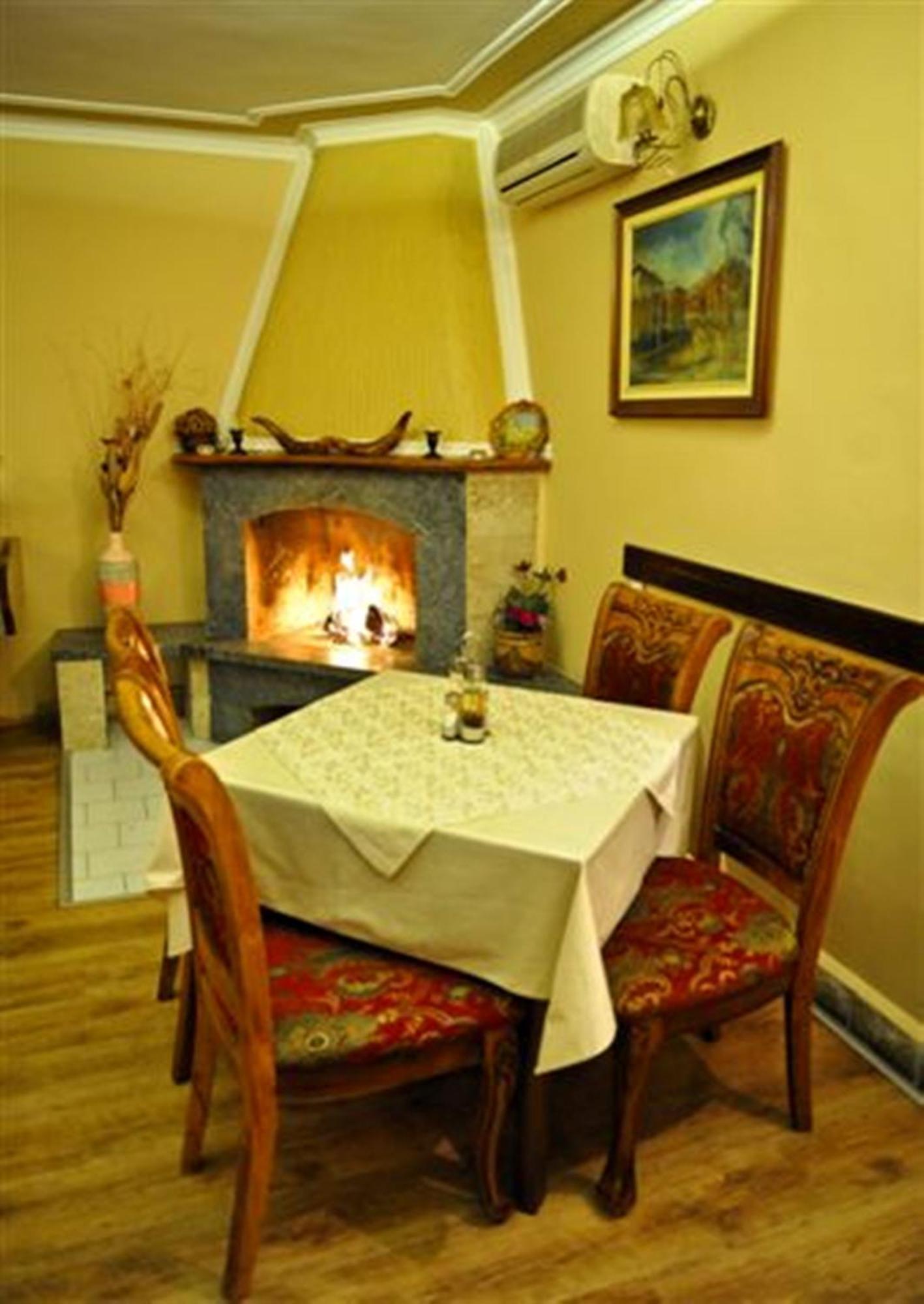 Hotel Evropa Podgorica Bagian luar foto