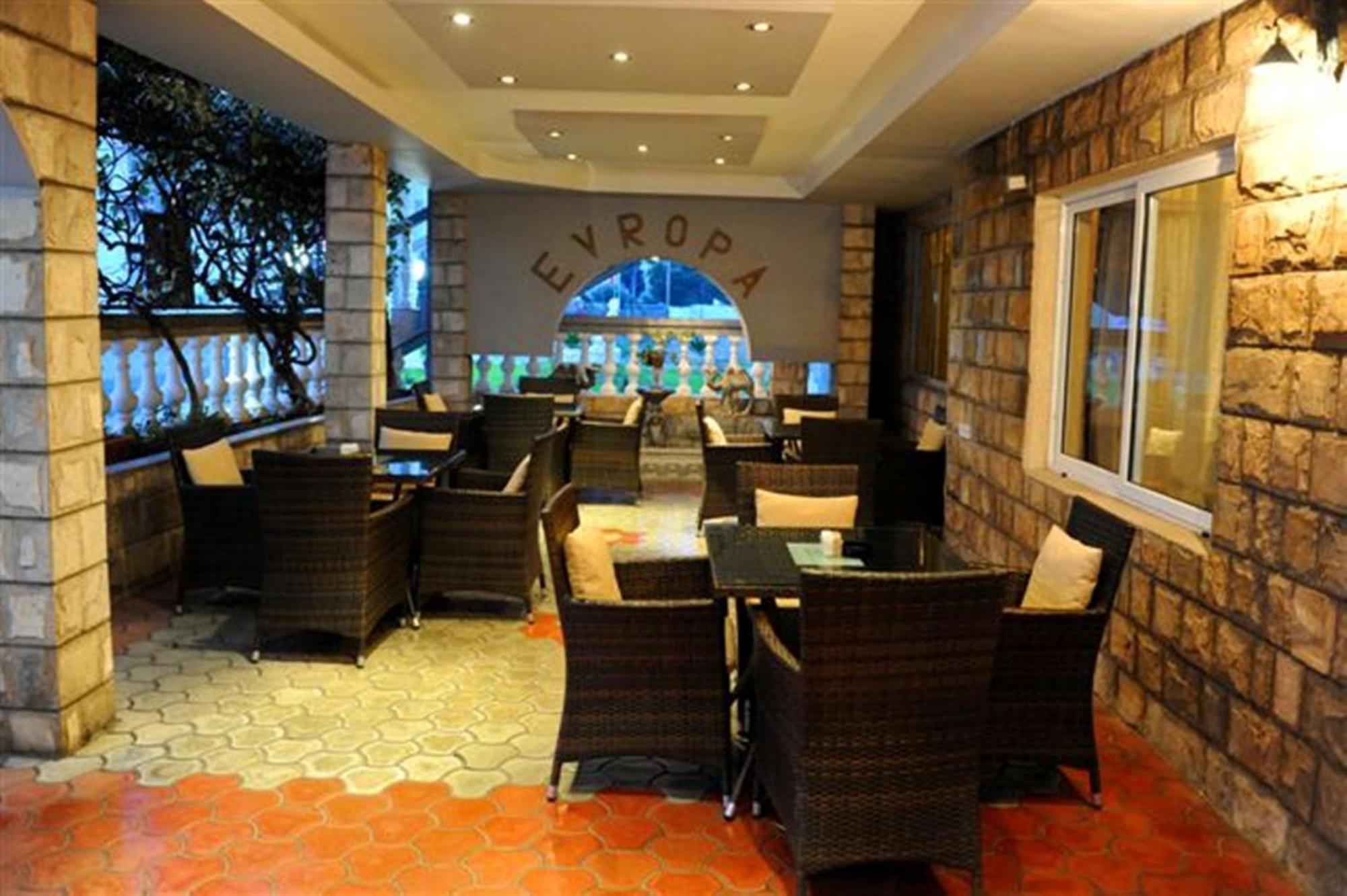 Hotel Evropa Podgorica Bagian luar foto