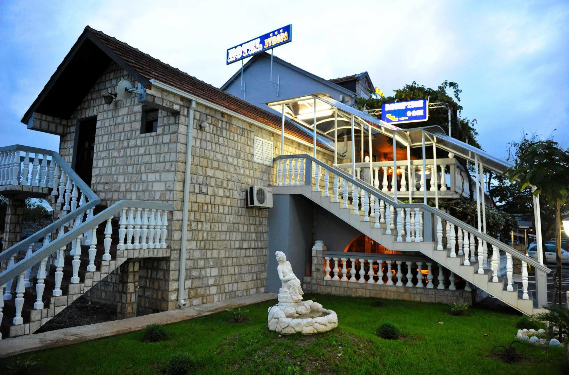 Hotel Evropa Podgorica Bagian luar foto
